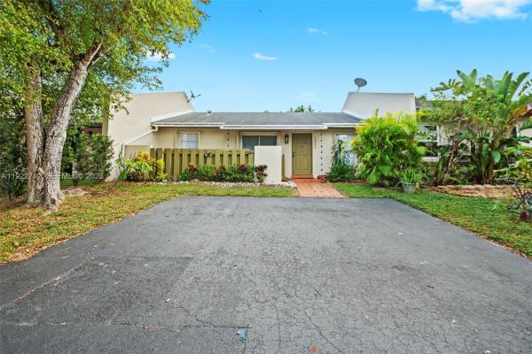 Devon Aire Villas, 12246 SW 116th Ln, The Crossings, Florida 33186, image 1