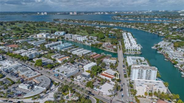 Oceanside Isle Of Normandy, 7124 Bay Dr, Miami Beach, Florida 33141, image 2