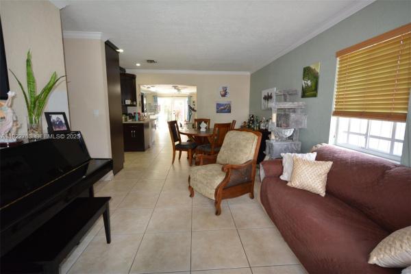 Linden Gardens, 890 E 38th St, Hialeah, Florida 33013, image 1