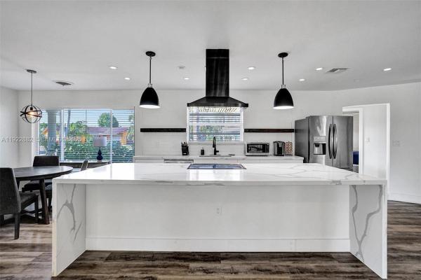 Edgewater Estates, 2106 NE 16th Ave, Wilton Manors, Florida 33305, image 1