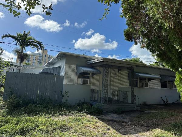 Trailer City, 2304 NE 135th Ln, North Miami Beach, Florida 33181, image 1