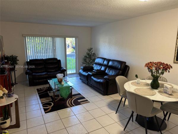 Village Of Kings Creek, 7700 Camino Real #D-101, Glenvar Heights, Florida 33143, image 3