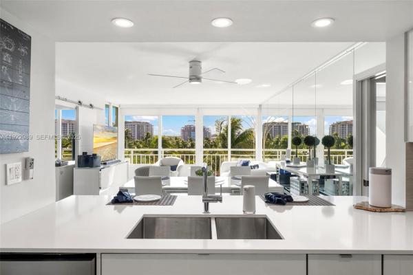 South Pointe Towers, 400 S Pointe Dr #401, Miami Beach, Florida 33139, image 2