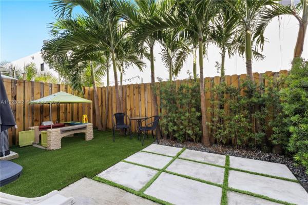 Century Park Place, 500 SW 91st Ave, Fountainebleau, Florida 33174, image 2