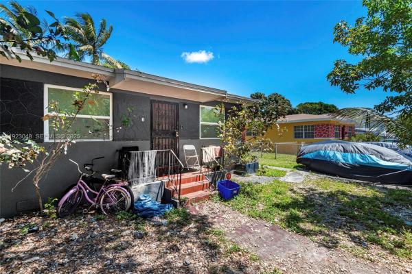 Dupont Square, 171 NW 70th St, Miami, Florida 33150, image 3