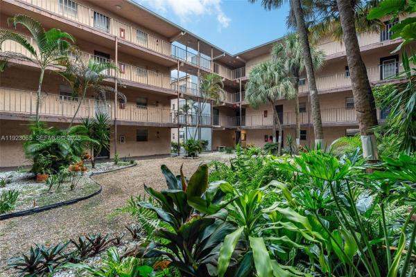 Somerset, 2840 Somerset Dr #207M, Lauderdale Lakes, Florida 33311, image 2