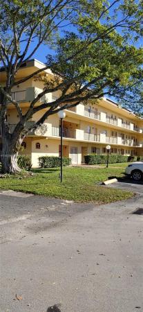 Cambridge House Of Carriage Hills, 351 Cambridge Rd #107, Hollywood, Florida 33024, image 1