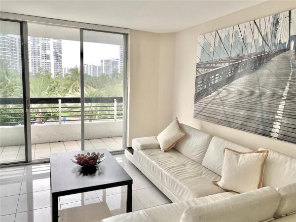 Mystic Pointe Tower 100, 19195 NE 36th Ct #402, Aventura, Florida 33180, image 3