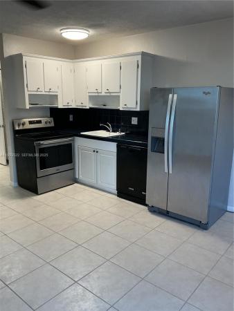 Sutton Place, 2716 NE 30th Pl #103C, Fort Lauderdale, Florida 33306, image 2