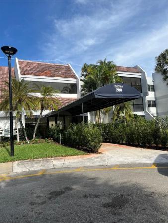 Racquet Club At Bonaventure, 200 Lakeview Dr #311, Weston, Florida 33326, image 1