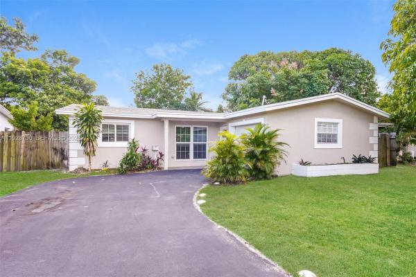 Sunrise Golf Village, 5900 NW 15th St, Sunrise, Florida 33313, image 2