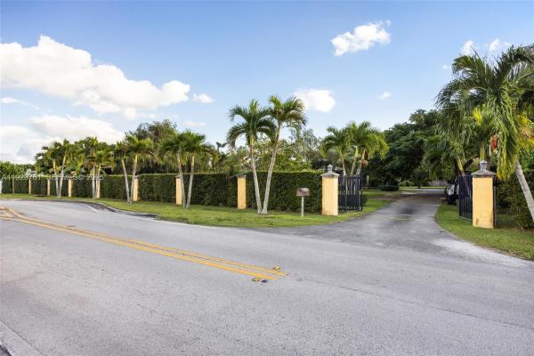 Palmetto Bay Residential, 9340 SW 174th St, Palmetto Bay, Florida 33157, image 1