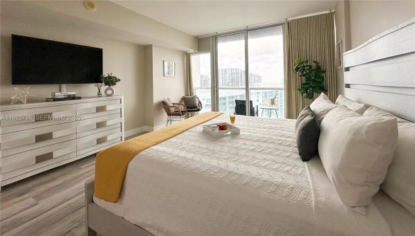 Icon Brickell Tower 3, 485 Brickell Ave #4405, Miami, Florida 33131, image 1