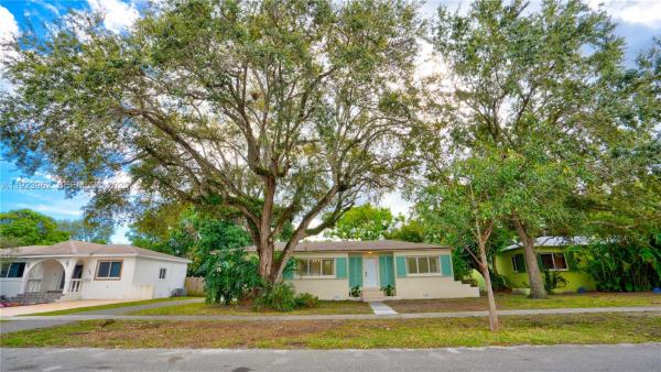 Lamor Estates, 1230 NE 133rd St, North Miami, Florida 33161, image 1