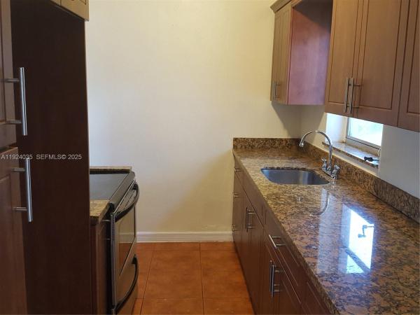 Fulford By The Sea, 1870 NE 179th St, North Miami Beach, Florida 33162, image 3