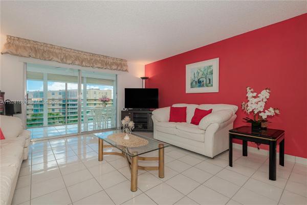 Meadowbrook Lakes View, 401 SE 3rd St #507, Dania Beach, Florida 33004, image 1
