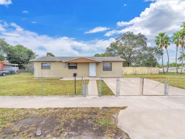 Carol City, 19820 NW 39th Ave, Miami Gardens, Florida 33055, image 3