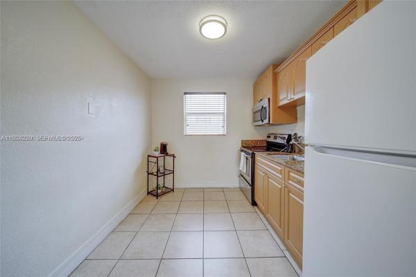 East Little Havana, 427 SW 6th St, Miami, Florida 33130, image 2