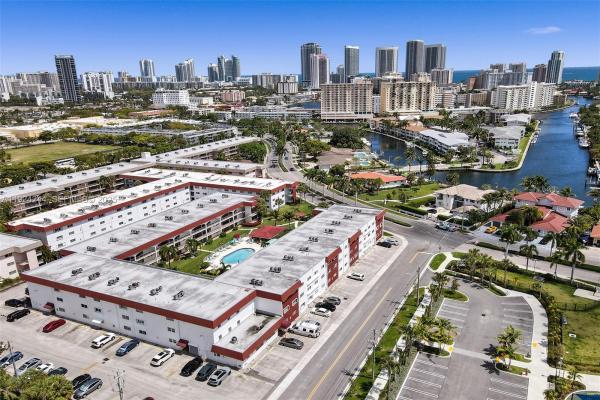 Casa Paradiso, 580 Egret Dr #220, Hallandale Beach, Florida 33009, image 1