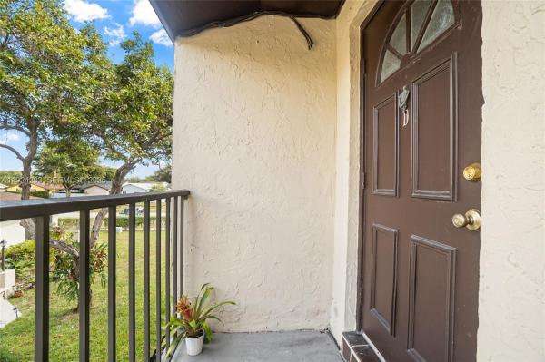 Bent Tree, 4605 SW 139th Ct #814, Kendale Lakes, Florida 33175, image 3