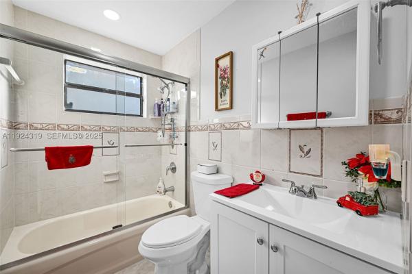 Superior Homes, 31 NW 133rd Pl, Tamiami, Florida 33182, image 3