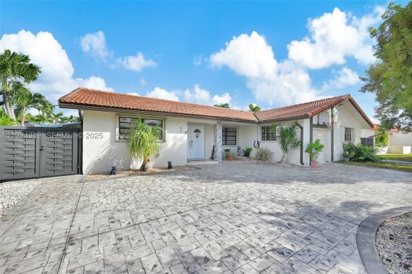 Superior Homes, 31 NW 133rd Pl, Tamiami, Florida 33182, image 1