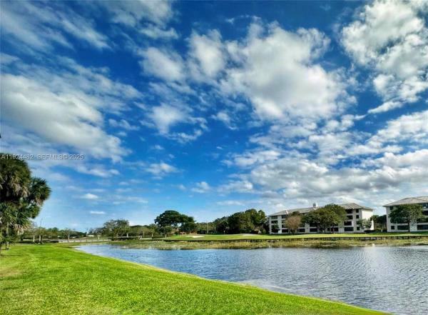 Whitehall Of Pine Island Ridge, 1520 Whitehall Dr #101, Davie, Florida 33324, image 1