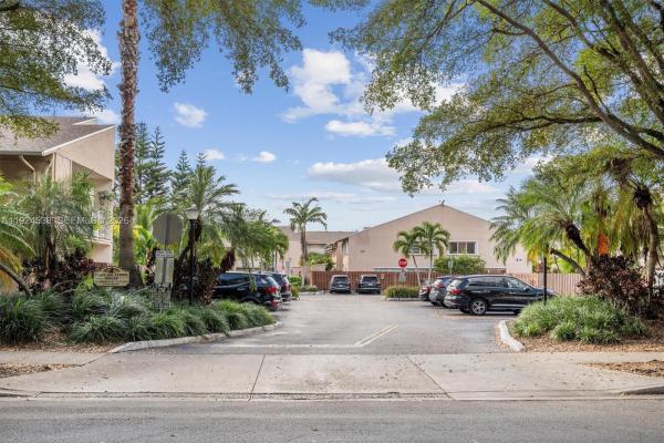 8450 SW 154th Circle Ct #204, Unincorporated Dade County, Florida 33193, image 1