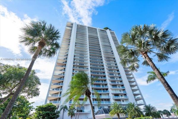 Marina Tower, 19500 Turnberry Way #20D, Aventura, Florida 33180, image 2