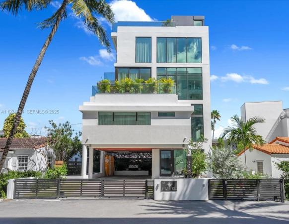Belle Isle Villas, 11 Century Ln, Miami Beach, Florida 33139, image 1