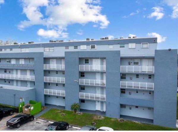 Miami, Florida 33172, image 1