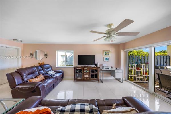 16236 SW 75th St, Unincorporated Dade County, Florida 33193, image 1