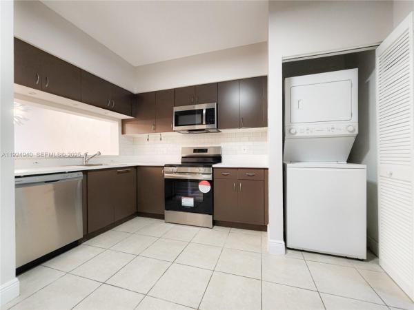 Coconuts, 34 Key West Ct #43, Weston, Florida 33326, image 1