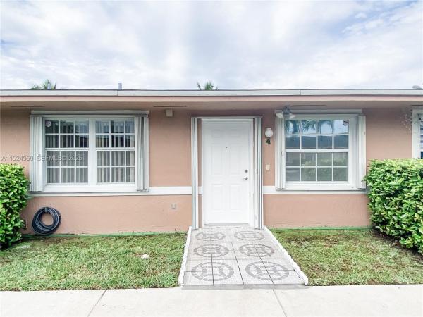 3810 SW 108th Ave #4, Unincorporated Dade County, Florida 33165, image 1