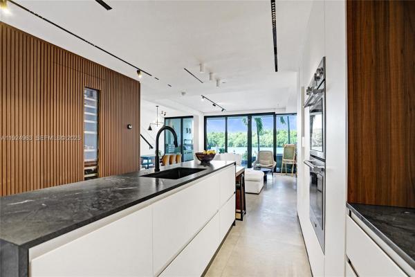 Sunny Isles Beach, Florida 33160, image 1