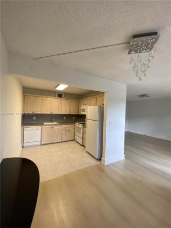 Bermuda Village, 1903 Bermuda Cir #D2, Coconut Creek, Florida 33066, image 2