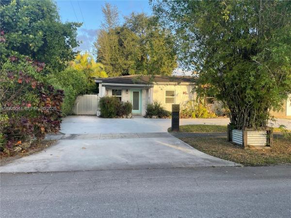 Sun Tan Village, 705 E 9th Ct, Hialeah, Florida 33010, image 1