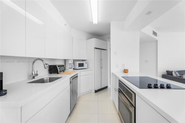 West Bay Plaza, 1688 West Ave #401, Miami Beach, Florida 33139, image 2