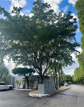 Windmill Gate, 6442 Milk Wagon Ln, Miami Lakes, Florida 33014, image 1