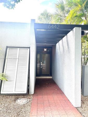 Windmill Gate, 6442 Milk Wagon Ln, Miami Lakes, Florida 33014, image 2
