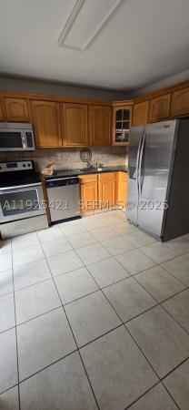 Mira Villas, 560 NW 82nd Pl #303, Fountainebleau, Florida 33126, image 1