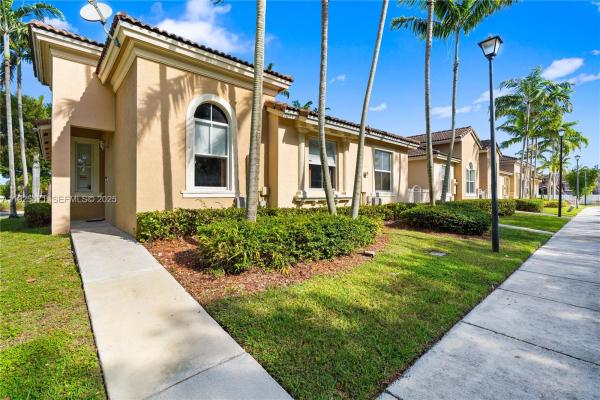 Spicewood, 10997 SW 238th Ter, Princeton, Florida 33032, image 2