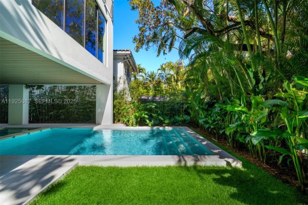 Crystal Bluff, 3551 Crystal Ct, Miami, Florida 33133, image 2