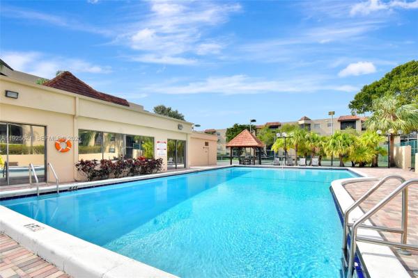 Plantation Racquet Club At Jacaranda, 10501 W Broward Blvd #304, Plantation, Florida 33324, image 1