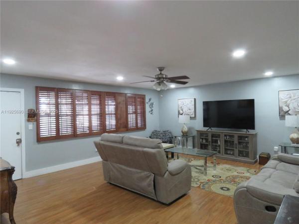 Sutton House, 11840 NE 19th Dr #26, North Miami, Florida 33181, image 1