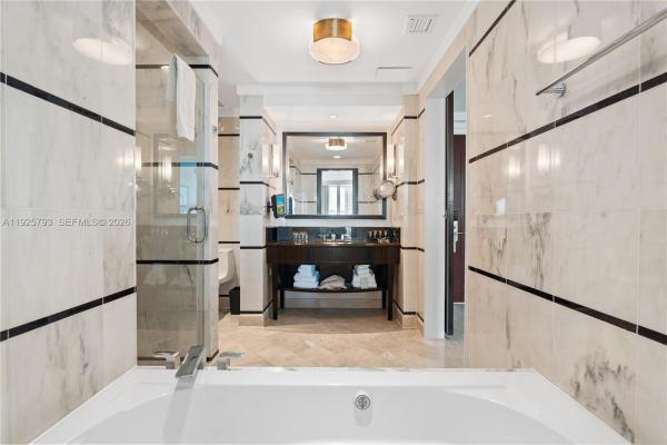 Sorrento Tower, 4391 Collins Ave #1814, Miami Beach, Florida 33140, image 1