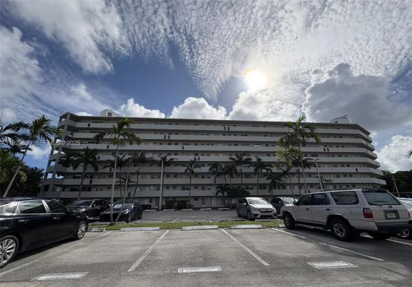 1750 NE 191st St #829-4, Unincorporated Dade County, Florida 33179, image 1