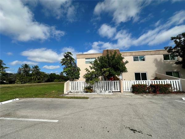 Townhomes Of Oriole, 8091 NW 12th St #A, Margate, Florida 33063, image 2