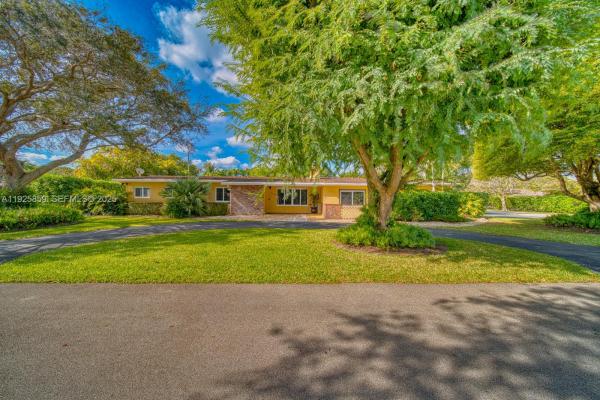 Village Grove, 13400 SW 78th Ct, Pinecrest, Florida 33156, image 3