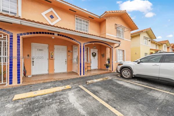 Silver Gardens Villas, 10101 W Okeechobee Rd #13202, Hialeah Gardens, Florida 33016, image 2
